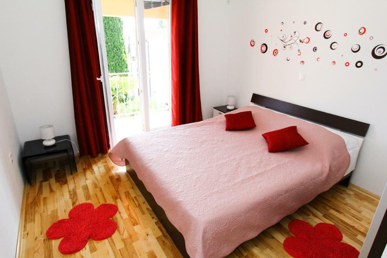 Apartmani Roje Свети свети Филип и Яков Екстериор снимка
