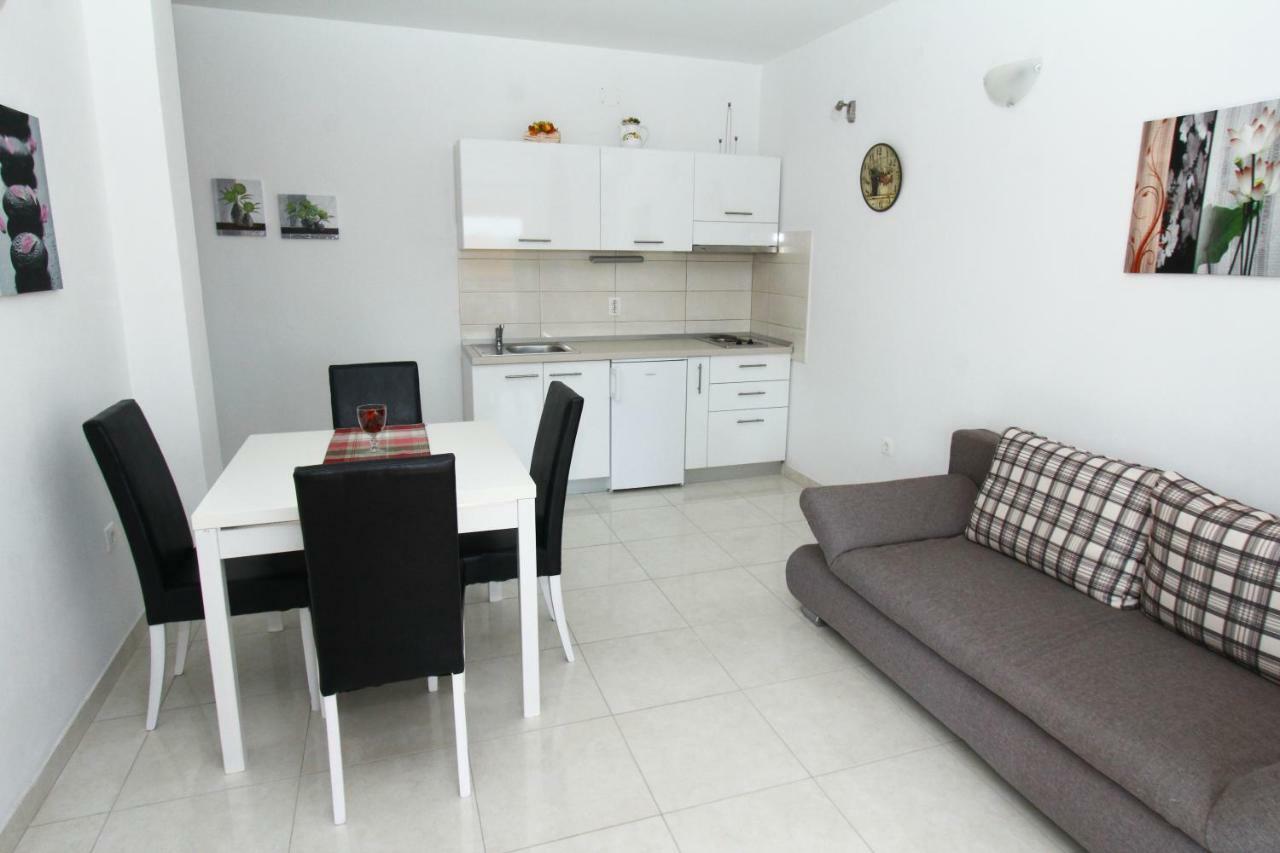 Apartmani Roje Свети свети Филип и Яков Екстериор снимка
